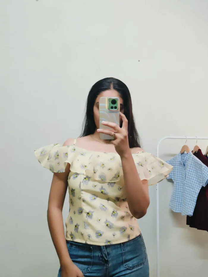 Light Yellow Floral Off-shoulder Bust 34